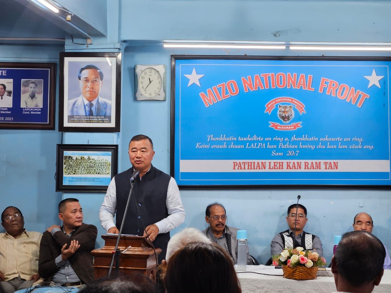 Hreh tak chunga kaltlang a ngai – Lalchhandama Ralte