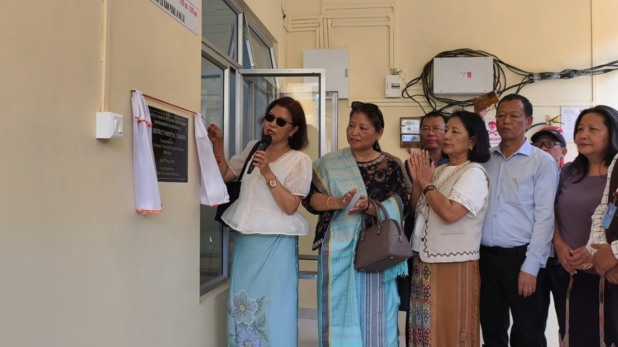 Health Minister-in damdawi-in a hawng