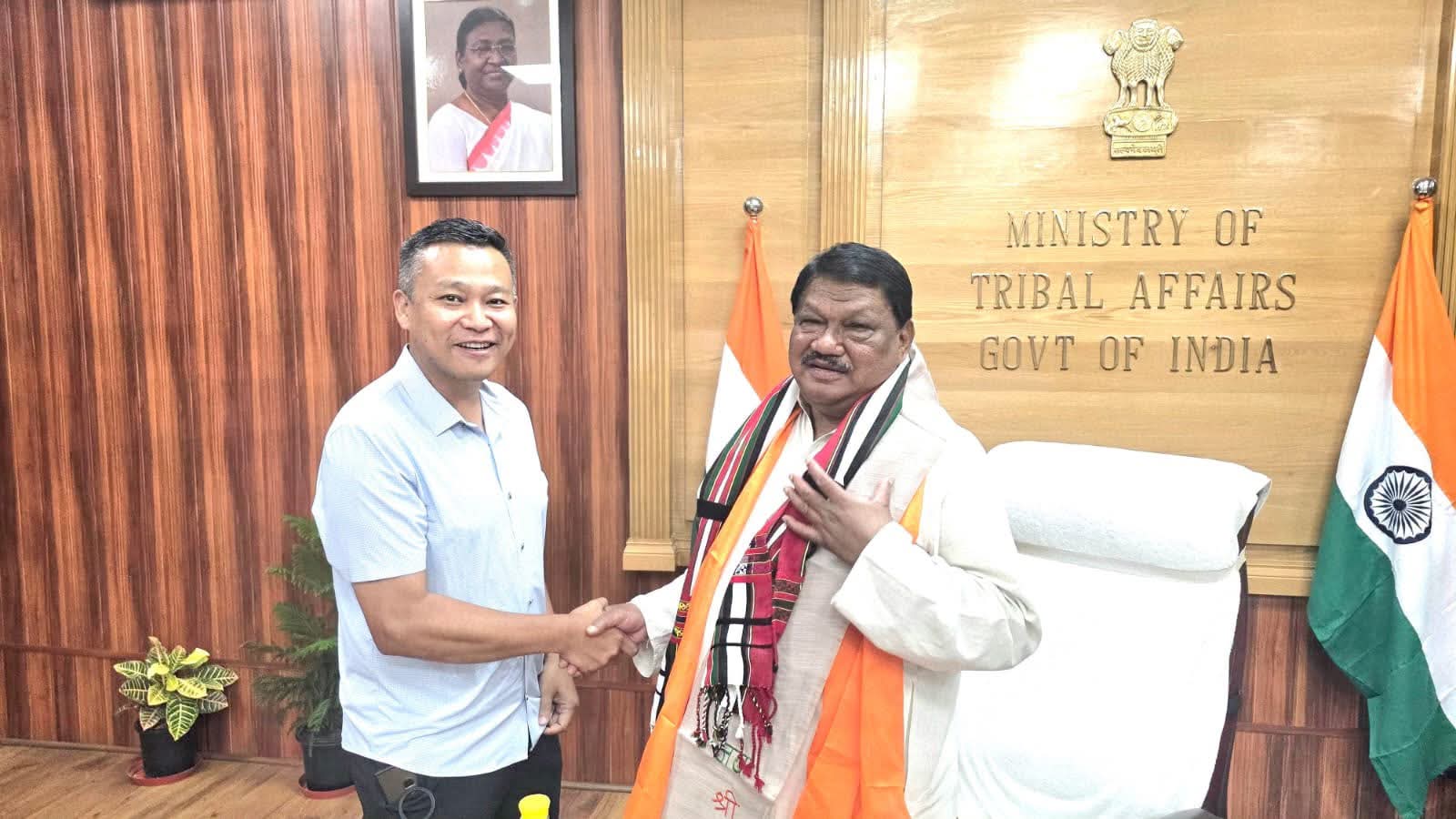 Lalnghinglova leh Union Minister an inkawm