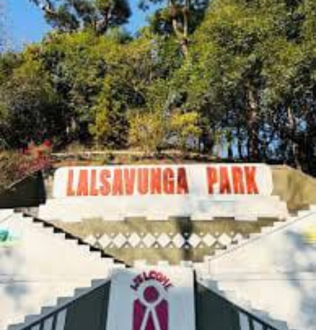 Lalsavunga Park dang dawn